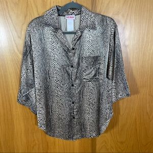 Vintage, Hot Stuff, Silky Blouse. Size Medium. New condition!